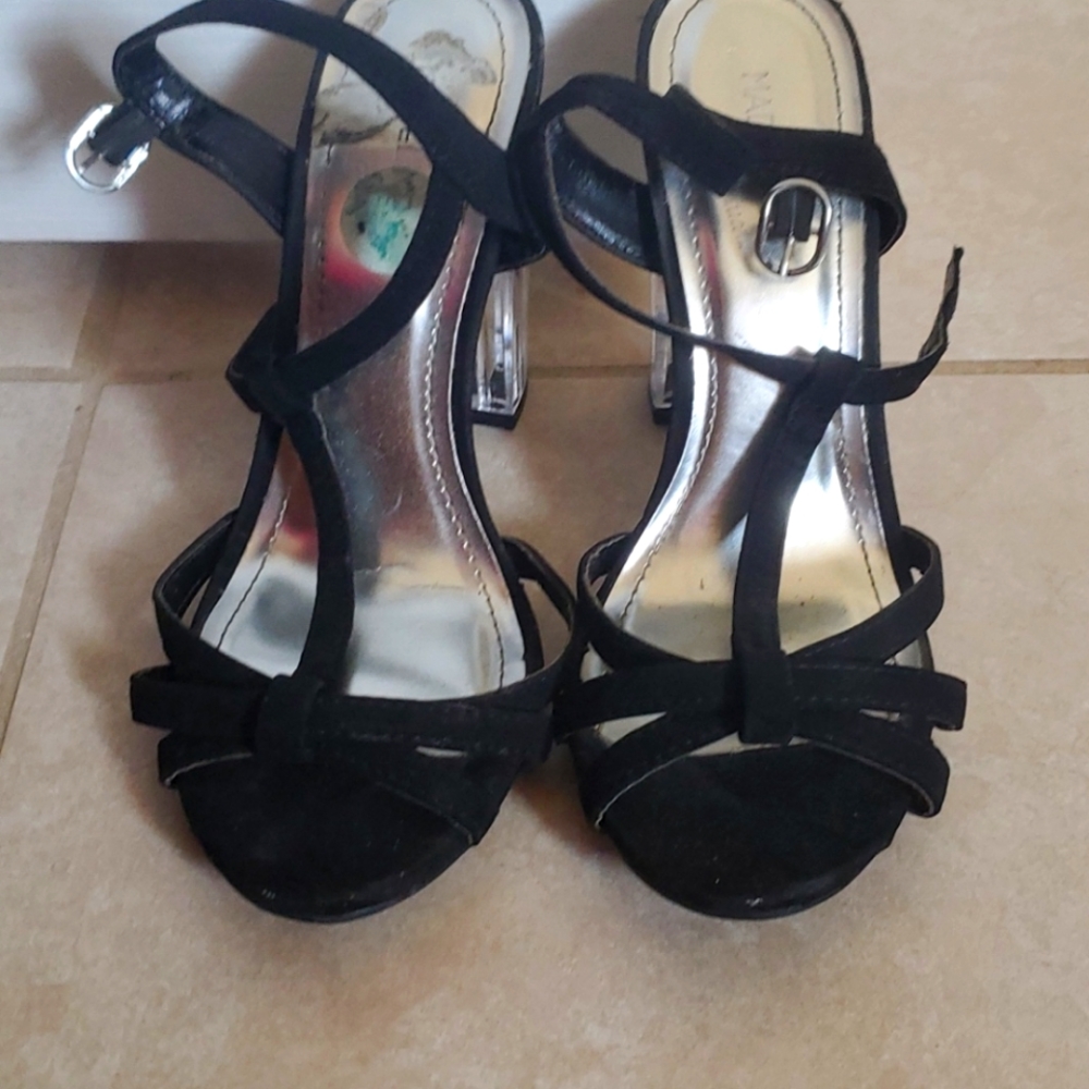 Shoe